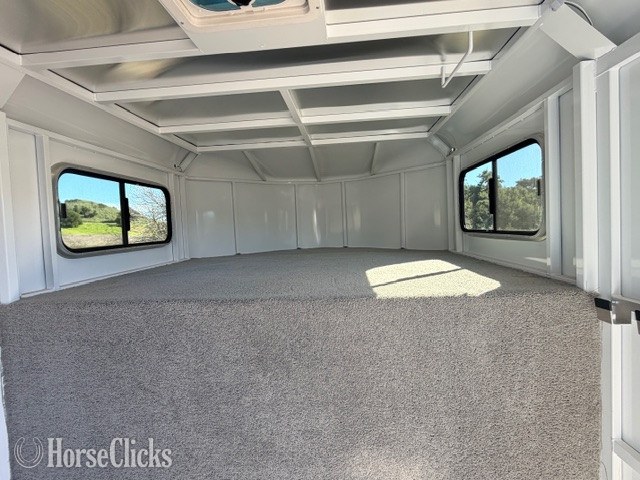 2025 Trails West Adventure Gooseneck Horse Trailer - Horse Trailers in California