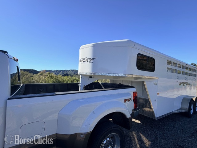 Horse Trailers - 2025 Trails West Adventure Gooseneck Horse Trailer in California