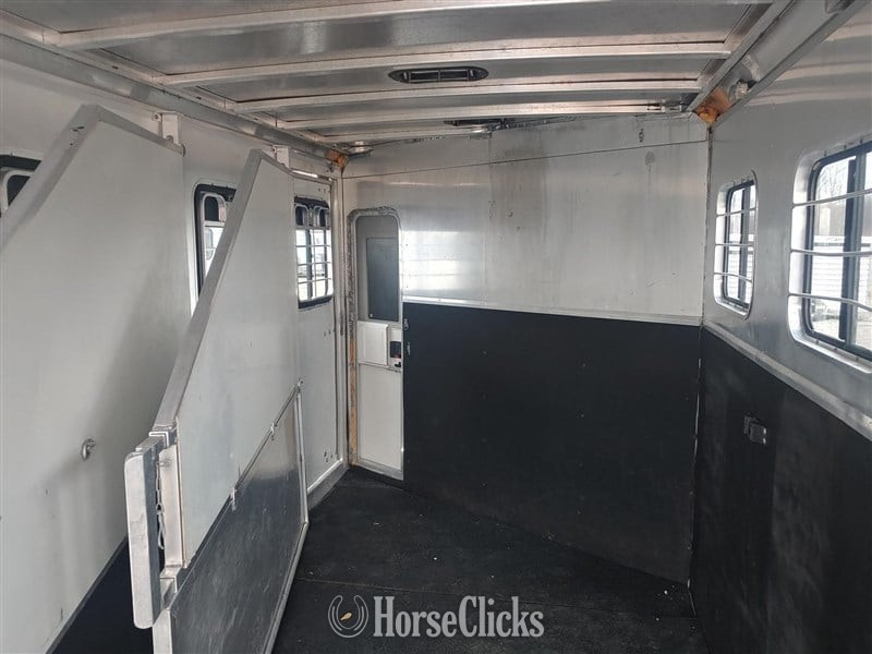 2001 Kiefer Built Genesis  Horse Trailer - Horse Trailers in Ohio