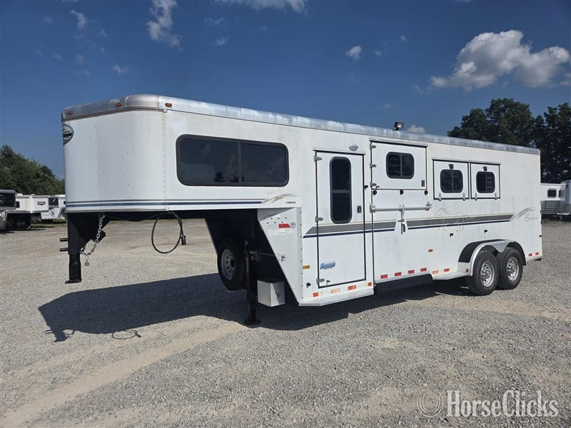 2003 Sundowner Trailers Extra  Horse Trailer in Ohio