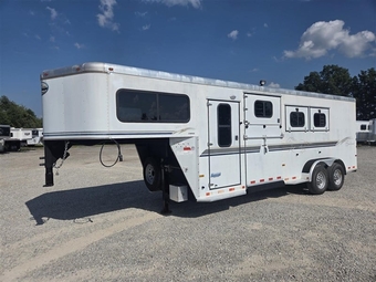 2003 Sundowner Trailers Extra  Horse Trailer