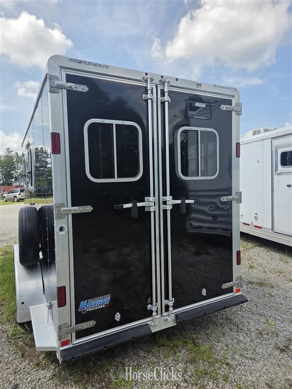 Ohio 2019 Featherlite Trailers 9409  Horse Trailer