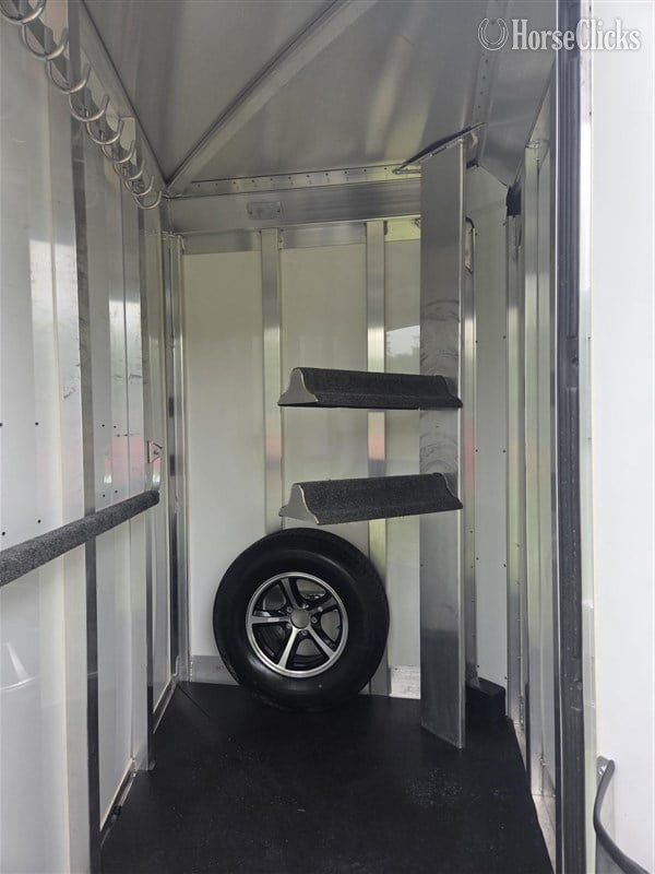 2022 4-Star Runabout  Horse Trailer Ohio