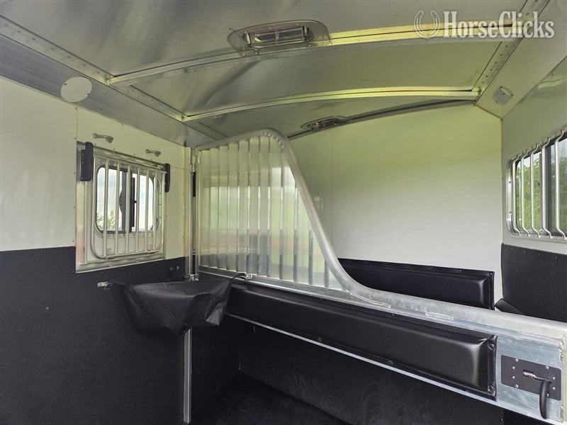 2022 4-Star Runabout  Horse Trailer - Horse Trailers in Ohio