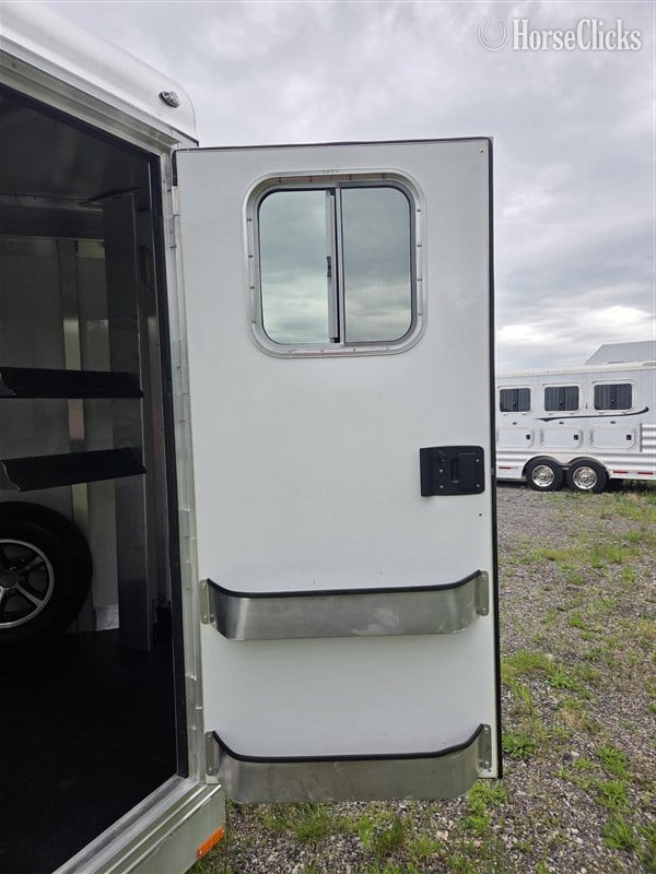 Horse Trailers - 2022 4-Star Runabout  Horse Trailer