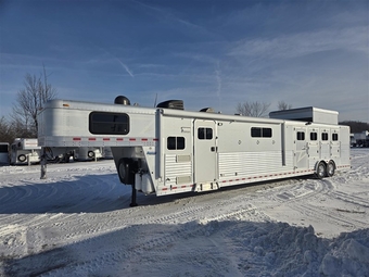 2006 Elite Trailers 7  Horse Trailer