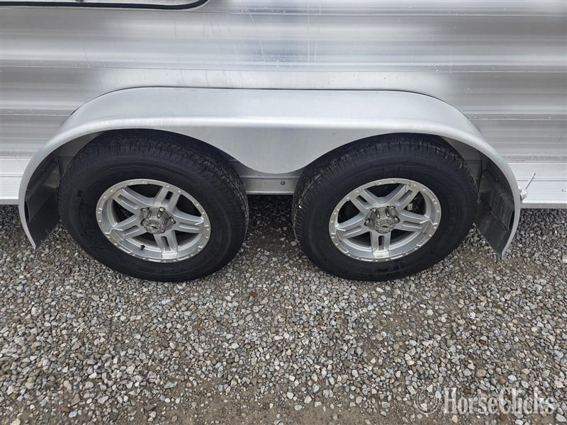 Horse Trailers - 2023 Featherlite Trailers 9409  Horse Trailer