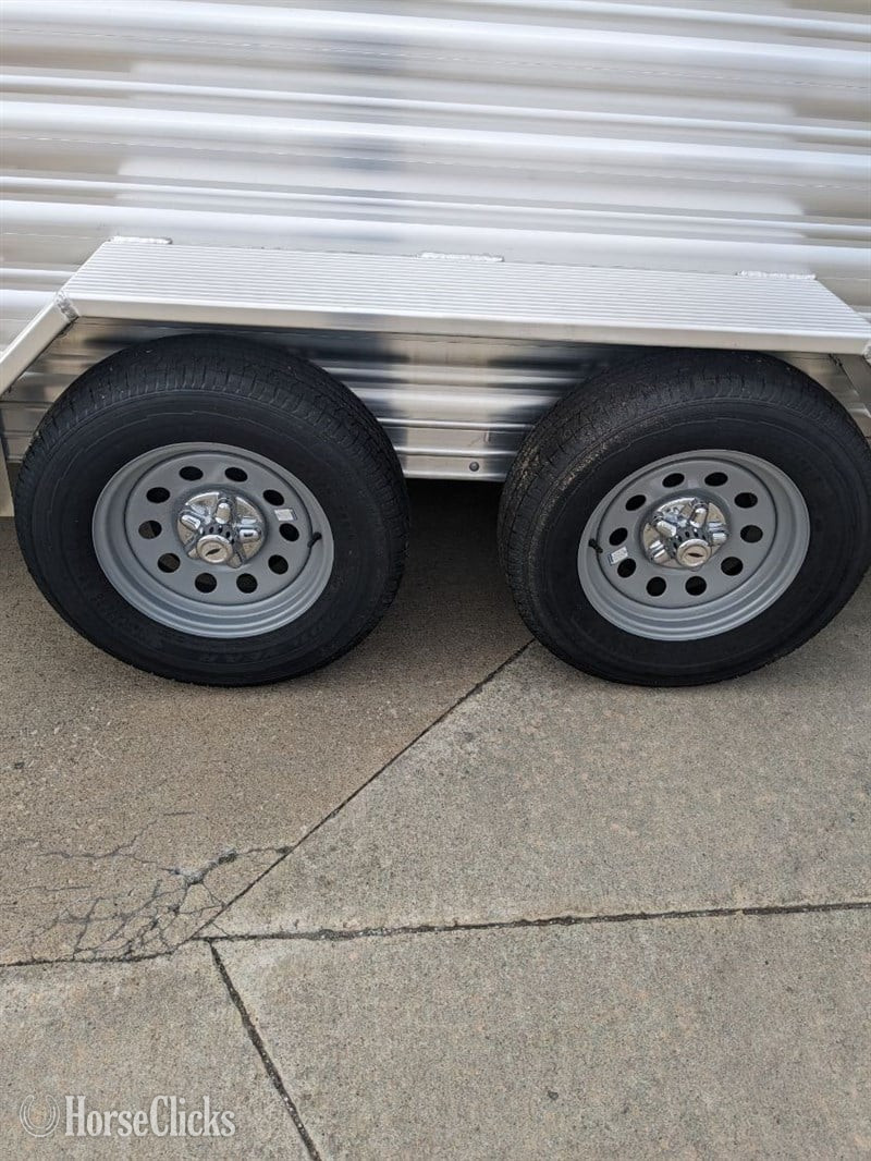 2024 Featherlite Trailers 8107  Horse Trailer Ohio
