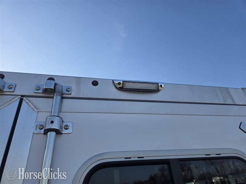 2025 Featherlite Trailers 9400  Horse Trailer Ohio