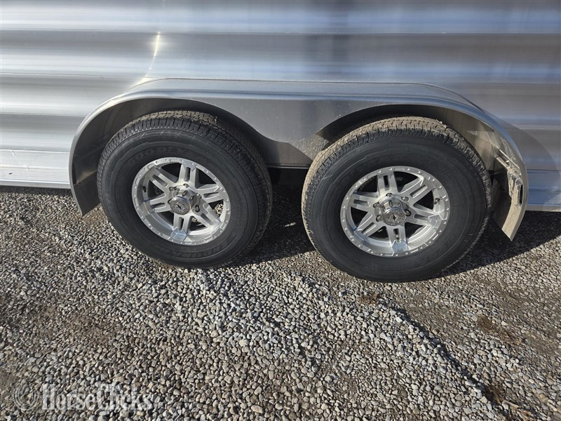 Horse Trailers - 2025 Featherlite Trailers 9400  Horse Trailer in Ohio