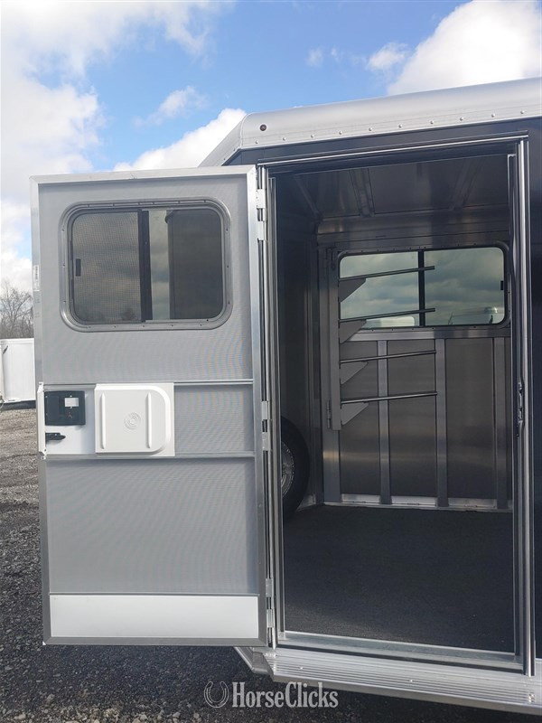 2025 Featherlite Trailers 9400  Horse Trailer - Horse Trailers