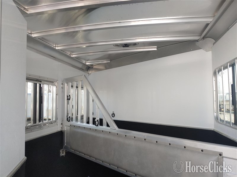 2025 Featherlite Trailers 9400  Horse Trailer - Horse Trailers