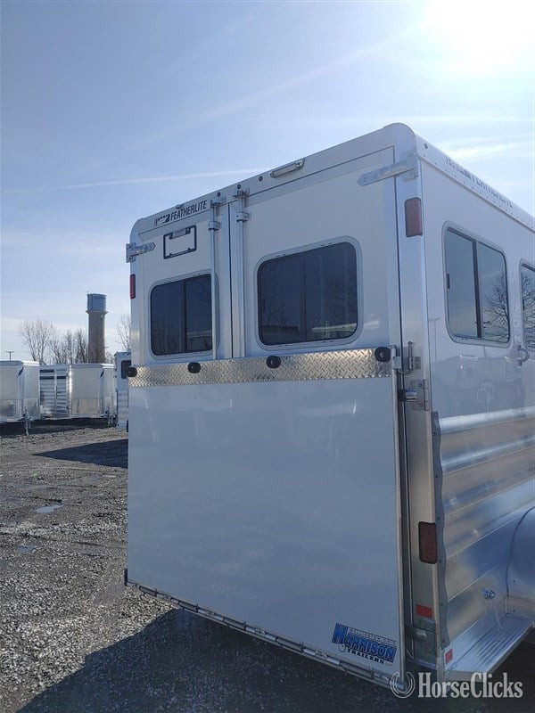 Ohio 2025 Featherlite Trailers 9400  Horse Trailer
