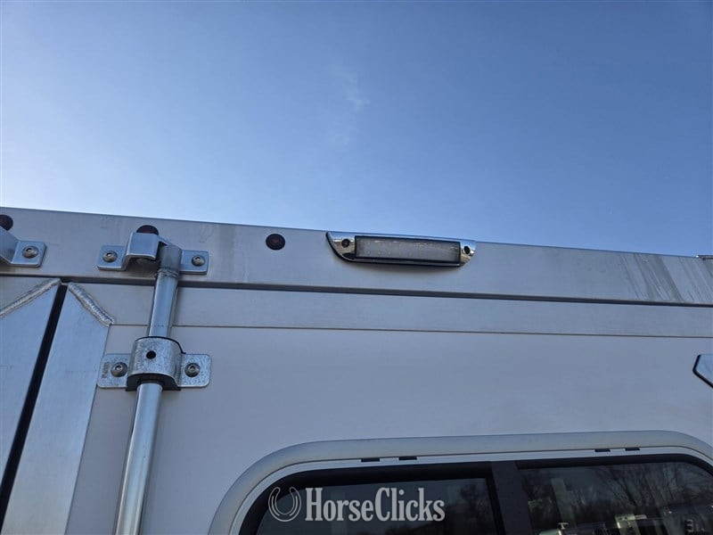 Horse Trailers - 2025 Featherlite Trailers 9400  Horse Trailer in Ohio