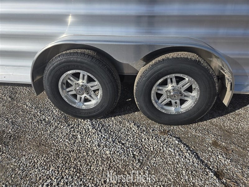 Horse Trailers - 2025 Featherlite Trailers 9400  Horse Trailer