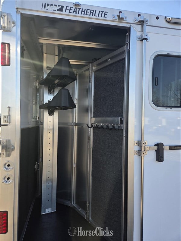 2025 Featherlite Trailers 9400  Horse Trailer - Horse Trailers in Ohio