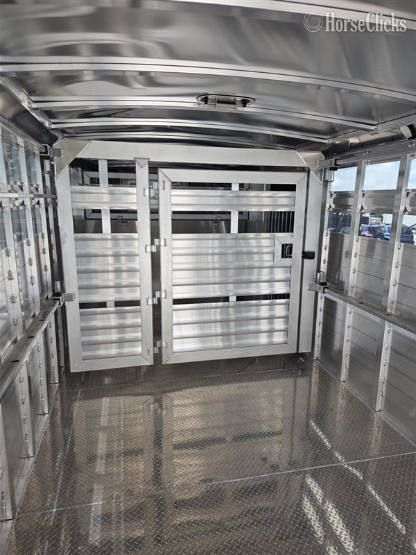 Horse Trailers - 2026 Elite Trailers 24  Horse Trailer