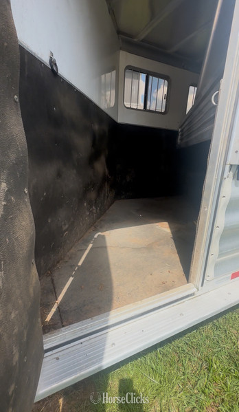 2011 Featherlite Trailers 8549 Gooseneck Horse Trailer - Horse Trailers