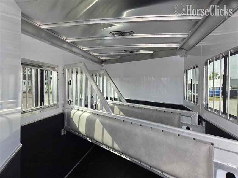 2026 Featherlite Trailers 9400  Horse Trailer Ohio