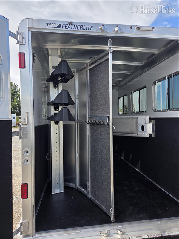 Horse Trailers - 2026 Featherlite Trailers 9400  Horse Trailer