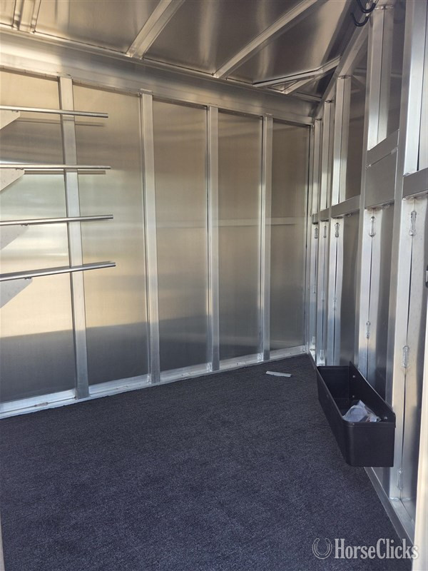 Horse Trailers - 2026 Featherlite Trailers 9400  Horse Trailer