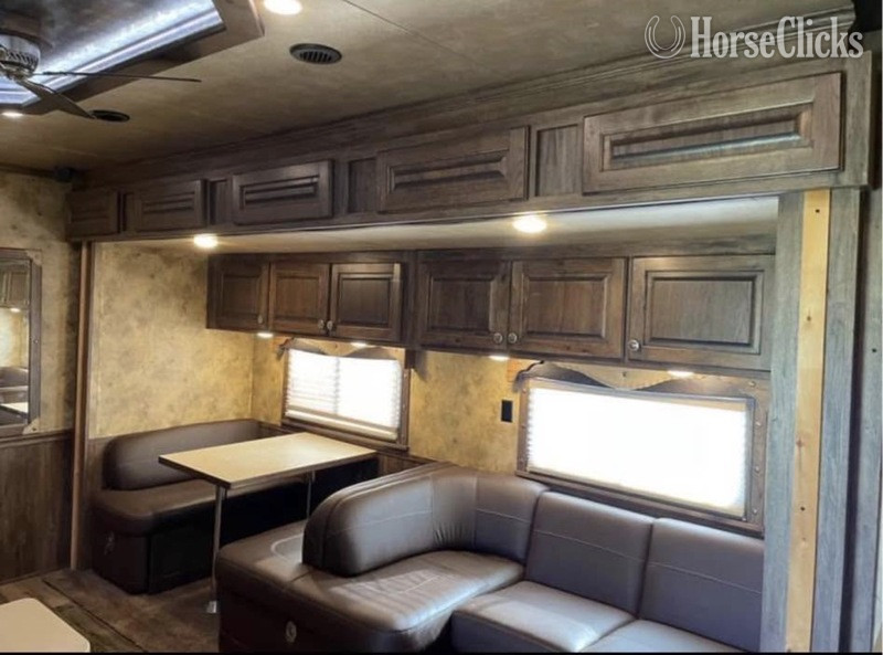2017 Trails West Sierra Prestige 831 Gooseneck Horse Trailer - Horse Trailers in Kentucky