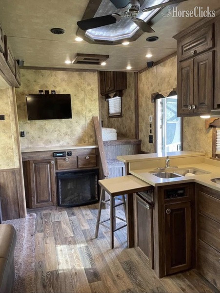 2017 Trails West Sierra Prestige 831 Gooseneck Horse Trailer - Horse Trailers