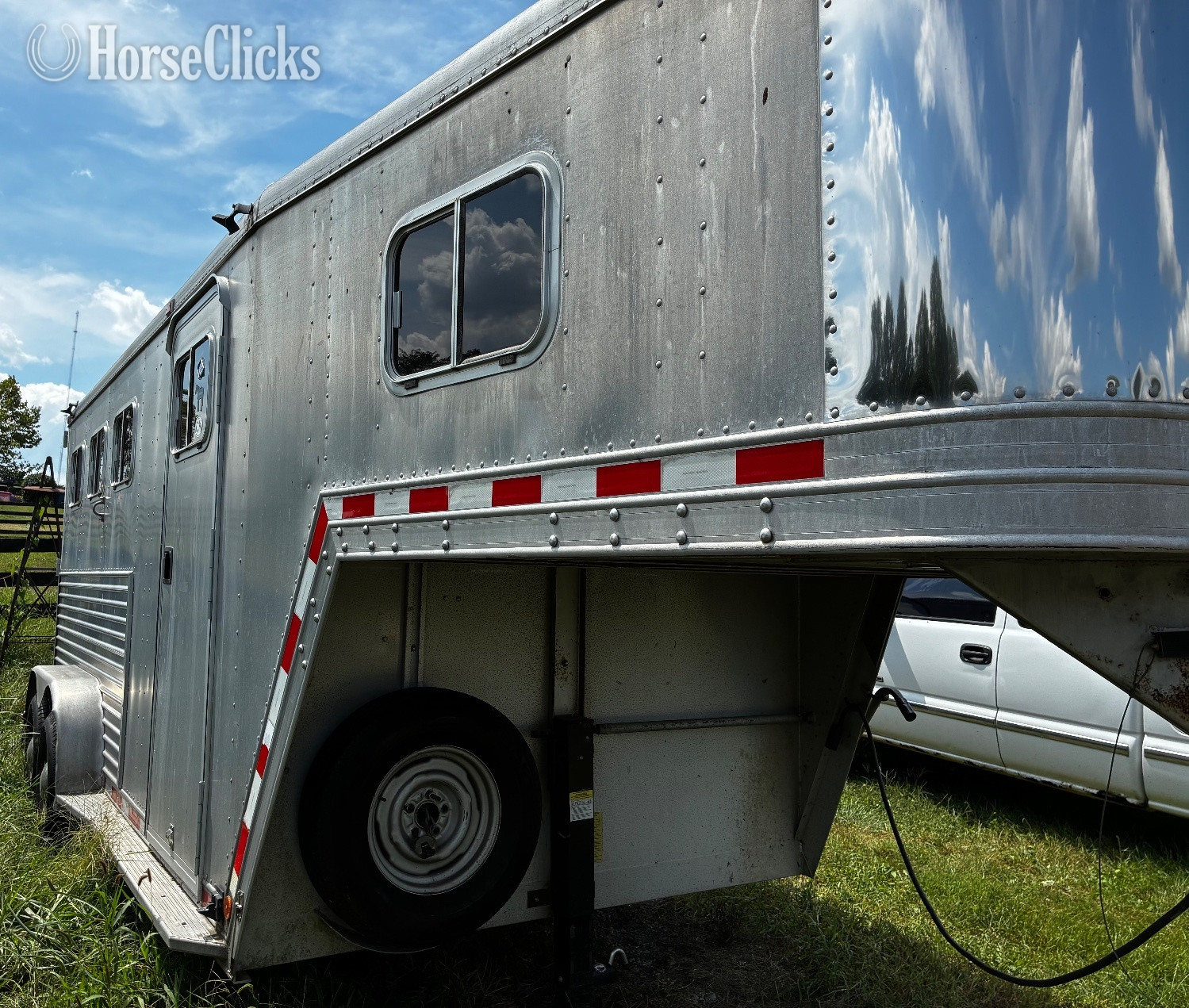 Horse Trailers - 1996 Featherlite Trailers Gooseneck 3H Slant load  Gooseneck Horse Trailer