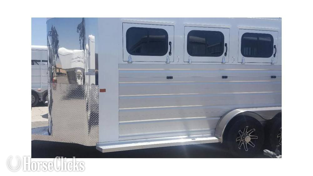 Trails West 2026 Manufacturing SIERRA II Warmblood  Horse Trailer - Horse Trailers