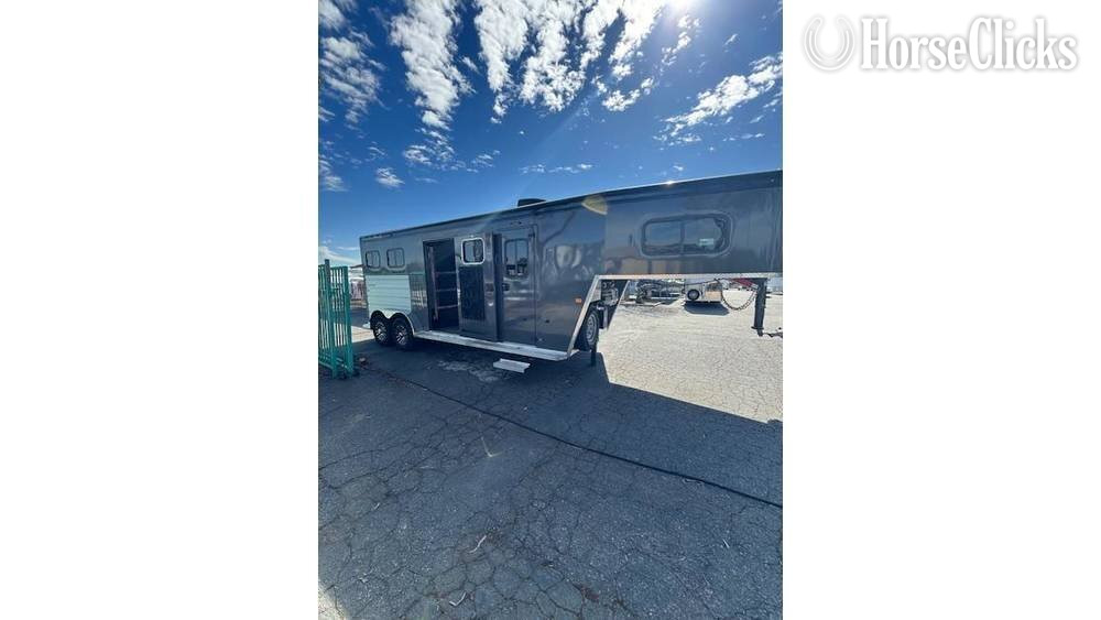 Trails West 2026 Manufacturing Weekender  Horse Trailer in California