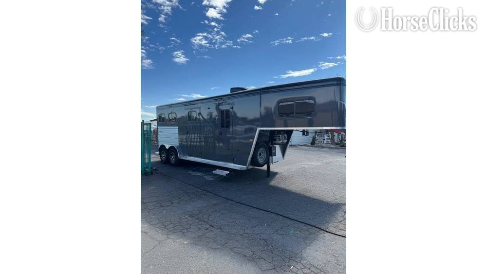 Trails West 2026 Manufacturing Weekender  Horse Trailer