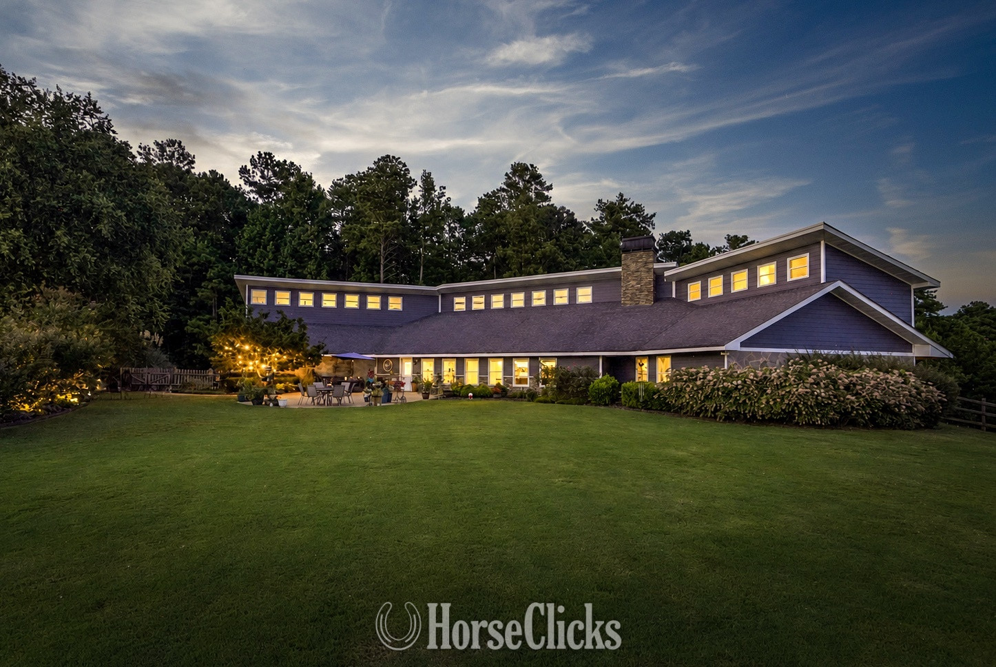 An exceptional 13+ acre equestrian estate - Farms in Georgia