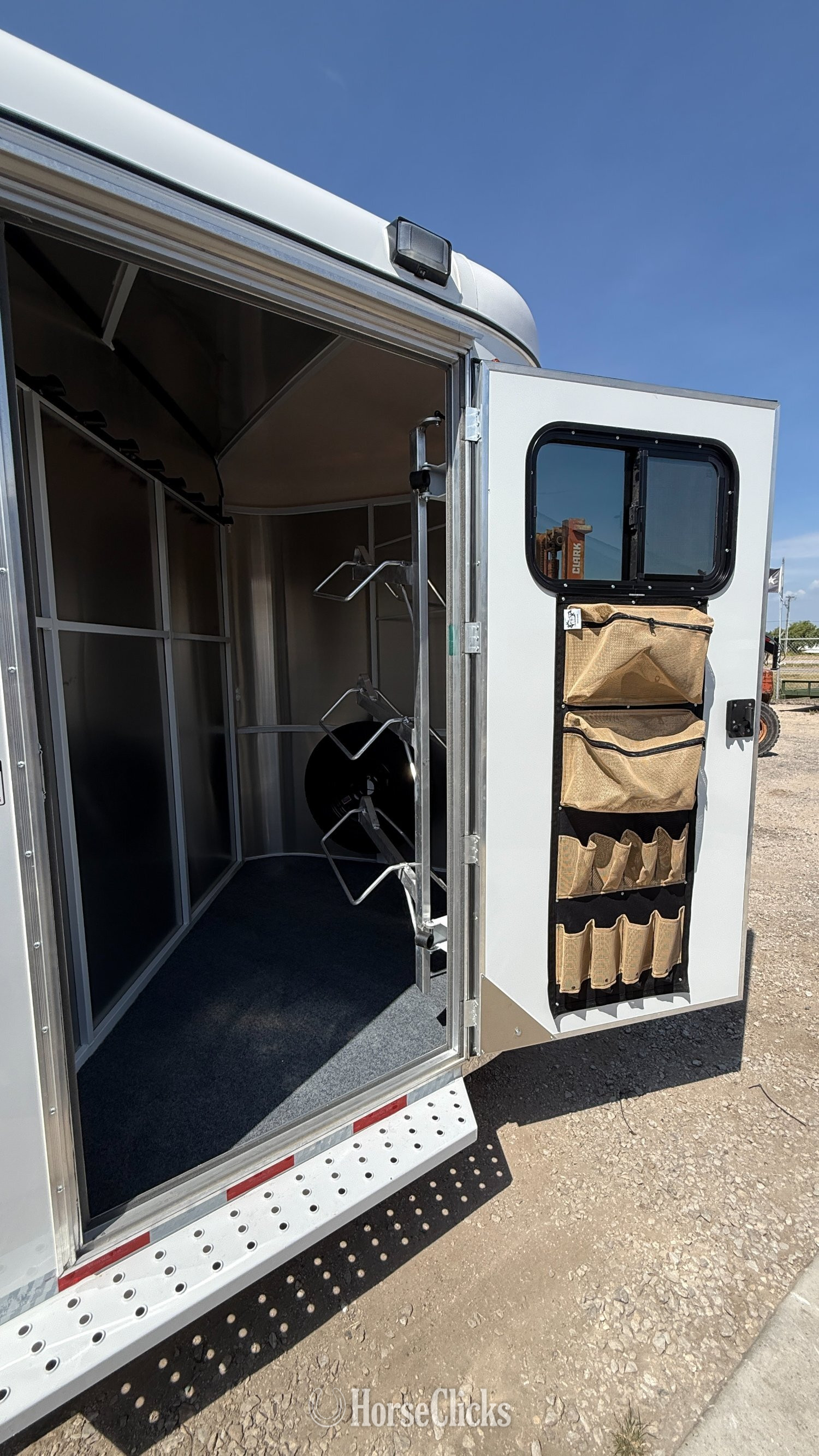 Texas 2027 Maverick Trailers 3H HS Bumper Pull Horse Trailer