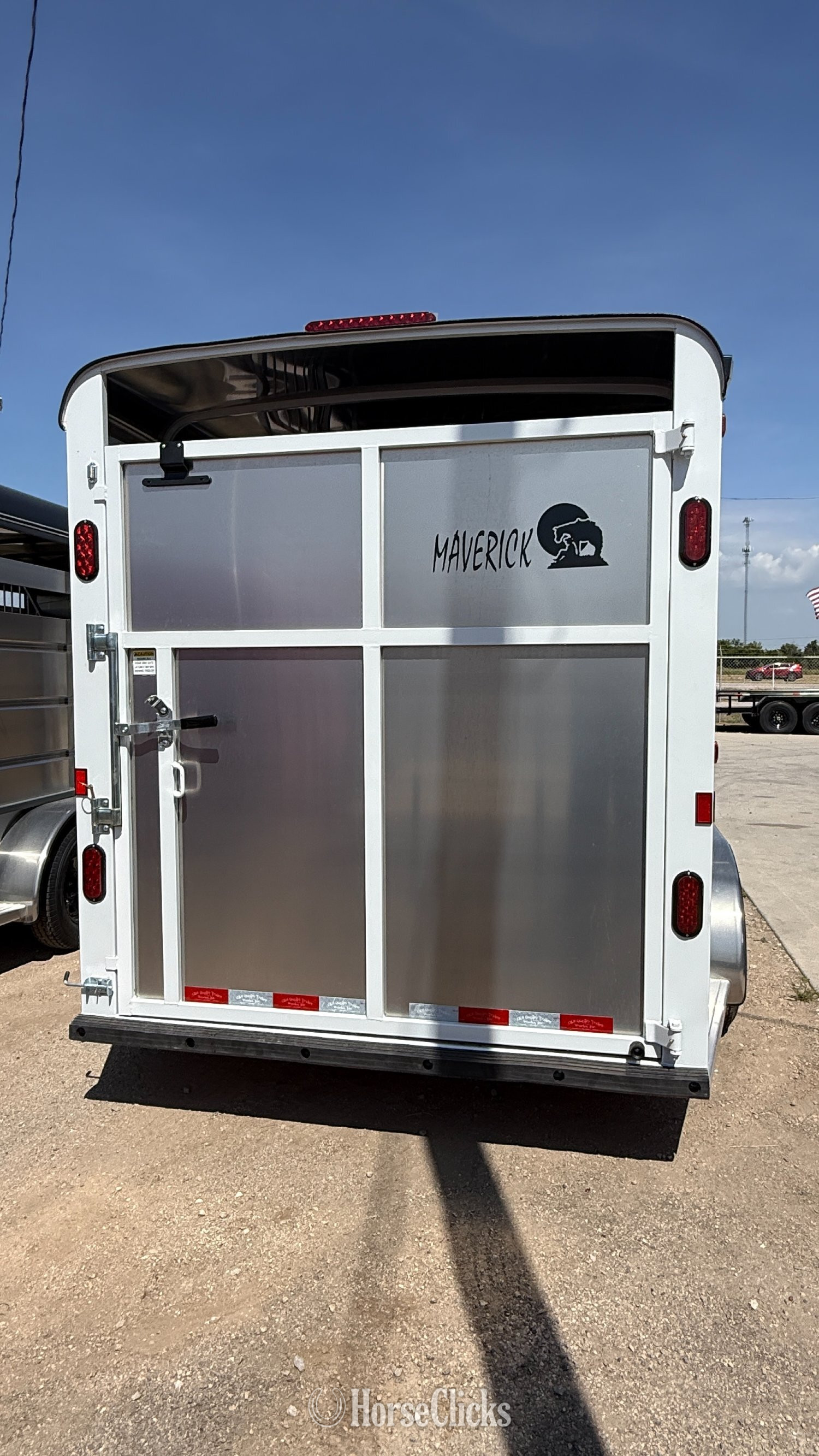 Horse Trailers - 2027 Maverick Trailers 3H HS Bumper Pull Horse Trailer