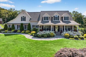 3 bed/3 bath, 5.4 acres, 5,288 sq ft, 24x35 barn w 2 horse stalls