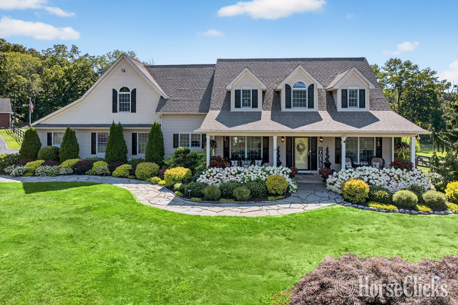 3 bed/3 bath, 5.4 acres, 5,288 sq ft, 24x35 barn w 2 horse stalls in New York