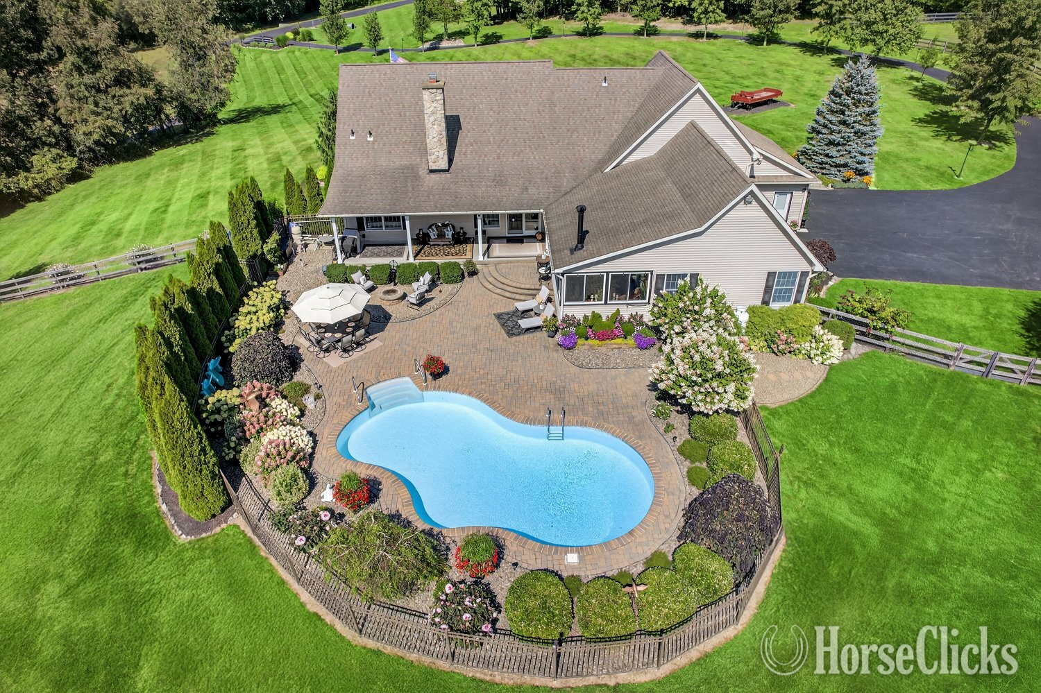 New York 3 bed/3 bath, 5.4 acres, 5,288 sq ft, 24x35 barn w 2 horse stalls