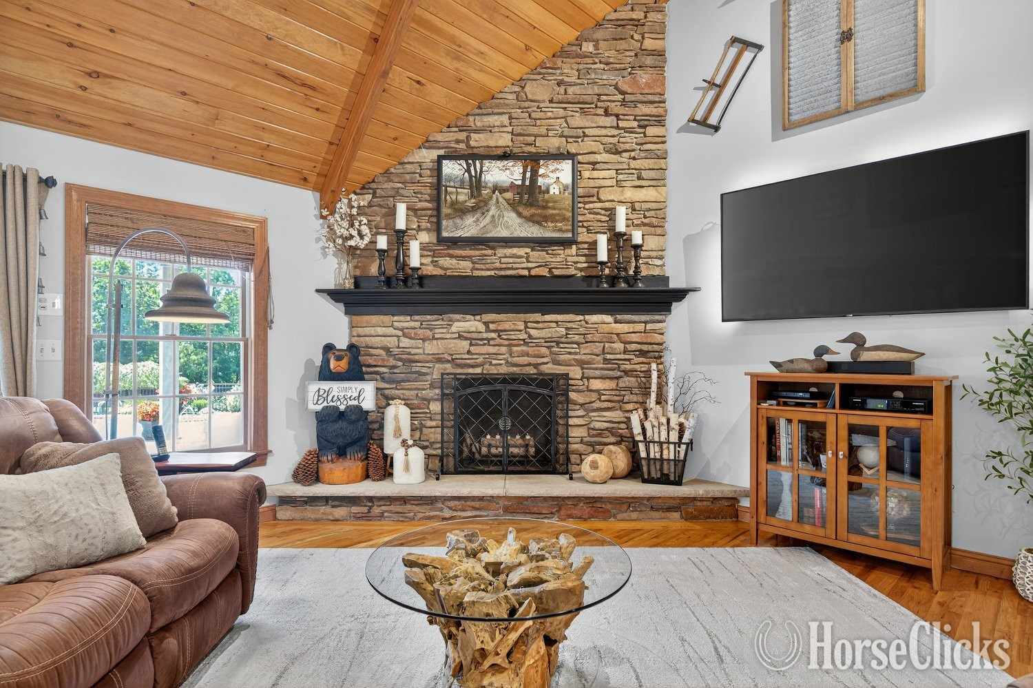 Houses - 3 bed/3 bath, 5.4 acres, 5,288 sq ft, 24x35 barn w 2 horse stalls