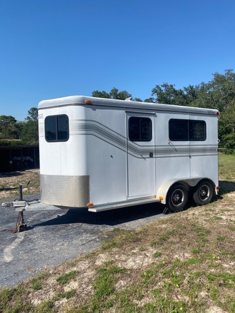 Trail-et  Bumper Pull Horse Trailer