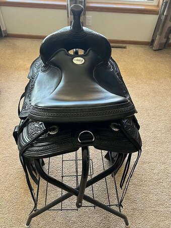 15.5" Circle Y Western Saddle