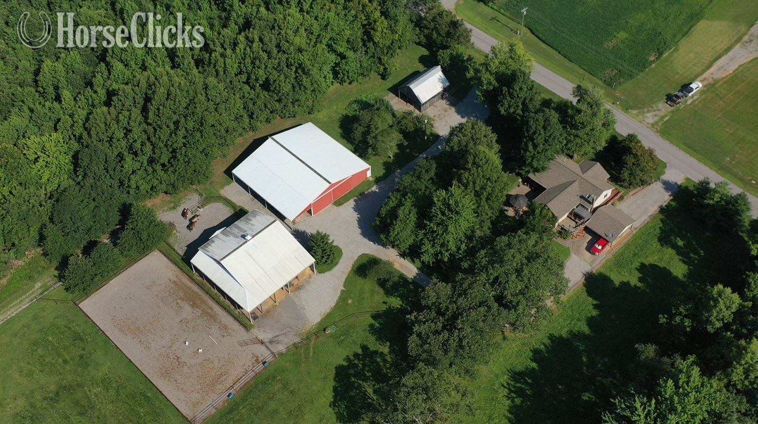 IMPRESSIVE TURN-KEY EQUINE FARM WITH HOME Illinois