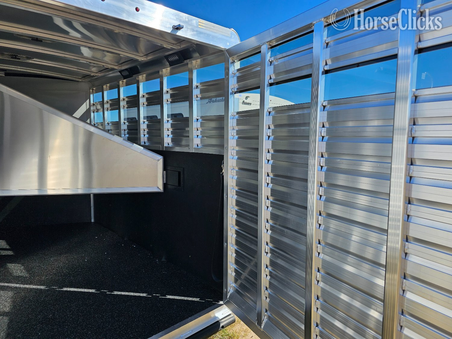 2025 Exiss Trailers Express CXF Bumper Pull Horse Trailer - Horse Trailers