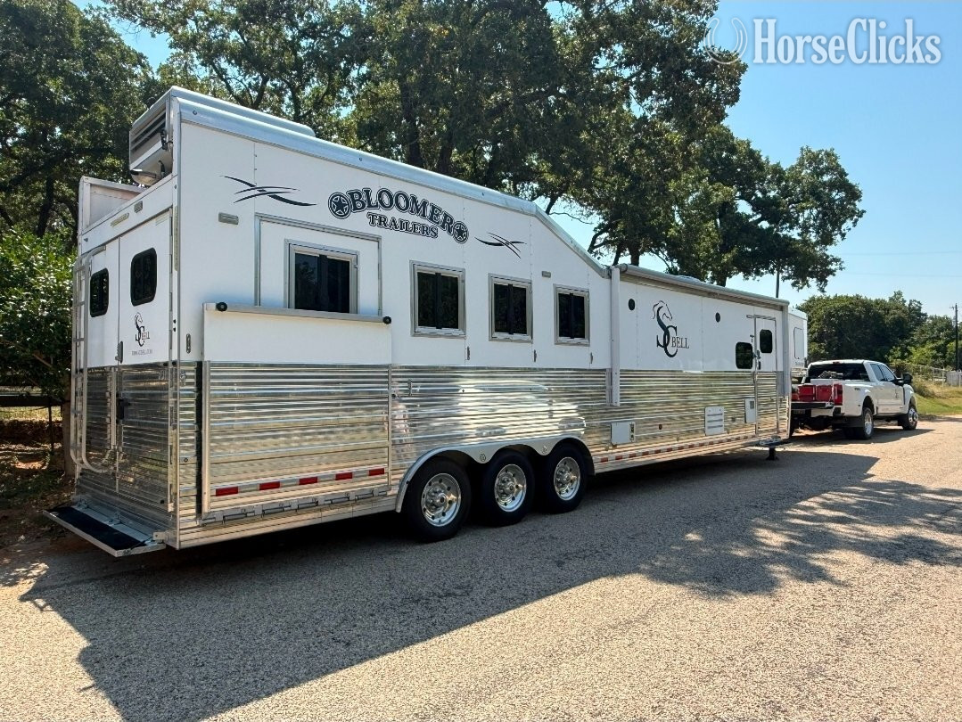 2018 Bloomer Trailers Living Quarters Horse Trailer Gooseneck Horse Trailer - Horse Trailers in Texas