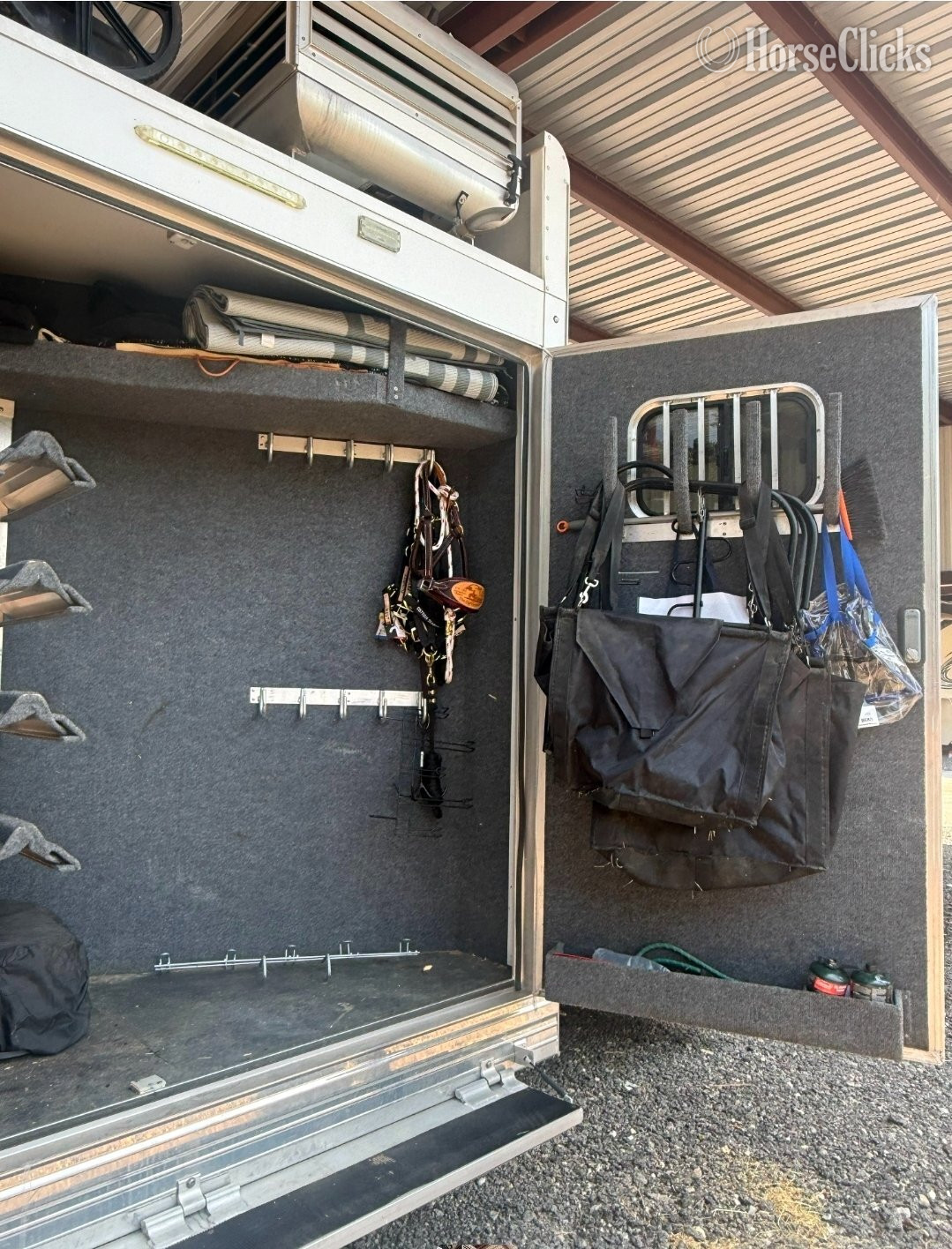 Horse Trailers - 2018 Bloomer Trailers Living Quarters Horse Trailer Gooseneck Horse Trailer in Texas