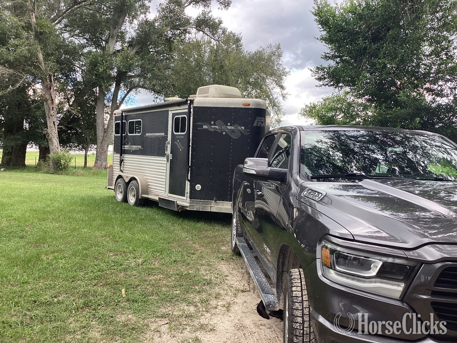 2004 Platinum Coach  Bumper Pull Horse Trailer in Florida