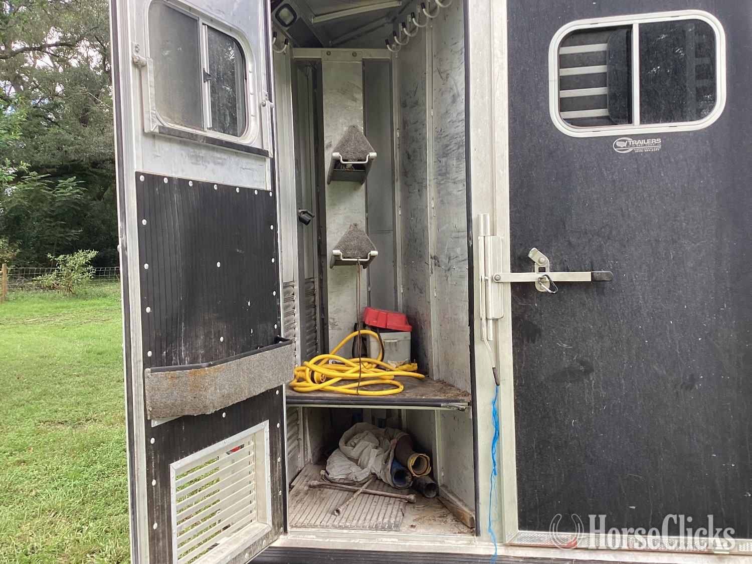 2004 Platinum Coach  Bumper Pull Horse Trailer - Horse Trailers in Florida