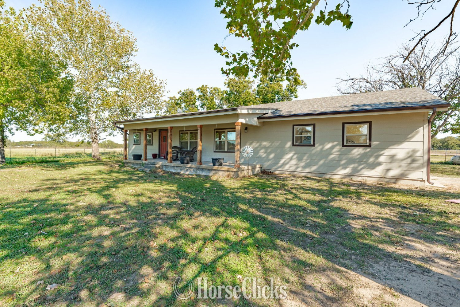 TURN KEY Horse Property!!