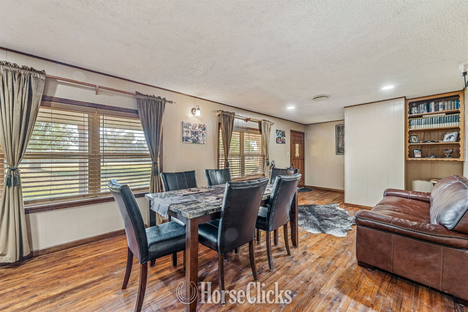 Houses - TURN KEY Horse Property!!