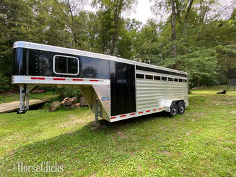 2023 Featherlite Trailers 8417 Gooseneck Horse Trailer