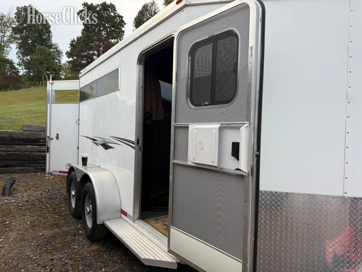 2019 Adam Trailers Ju-Lite Bumper Pull Horse Trailer - Horse Trailers in North Carolina
